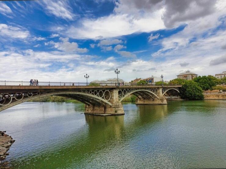 شقة Loft Premium - Puente De Triana إشبيلية المظهر الخارجي الصورة